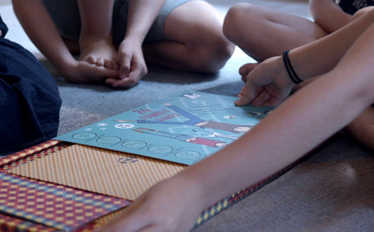 Advent Calendar 2025 FAMILY GAMES by The Purple Cow. 24 OF THE BEST EVER FAMILY GAMES IN ONE BOX – put the screen aside and enjoy hours and hours of FUN. Comes with a step-by-step picture guide. For kids aged 6 and above.