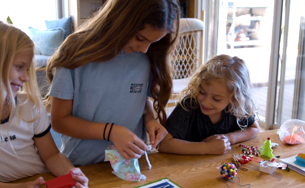 Christmas Countdown Advent Calendar 2025 - 24 Beautiful DIY Arts & Crafts Ornaments & Decorations Handmade by your kids. 24 days, all the season decorations for the Christmas Tree and Table